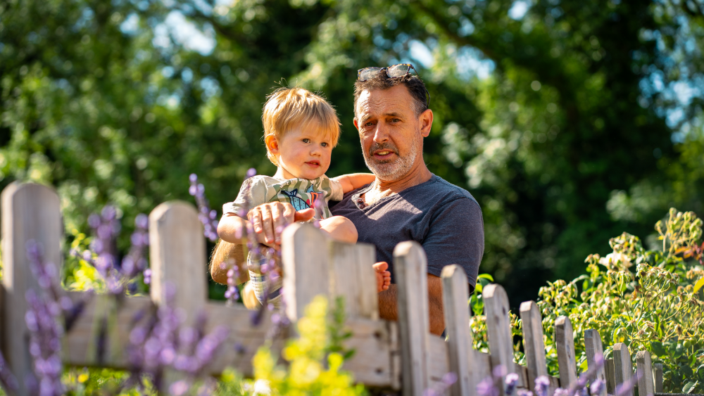 Family lifestyle session at home